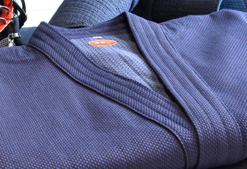 #135 吸汗速乾 メッシュ裏地付剣道着（紺）